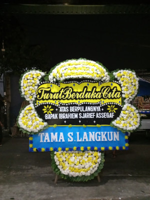 Papan Bunga Duka di Prigen